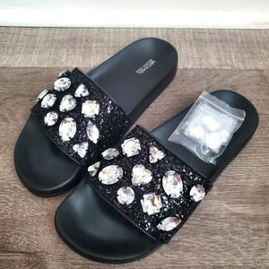 Michael kors pool slides size 9